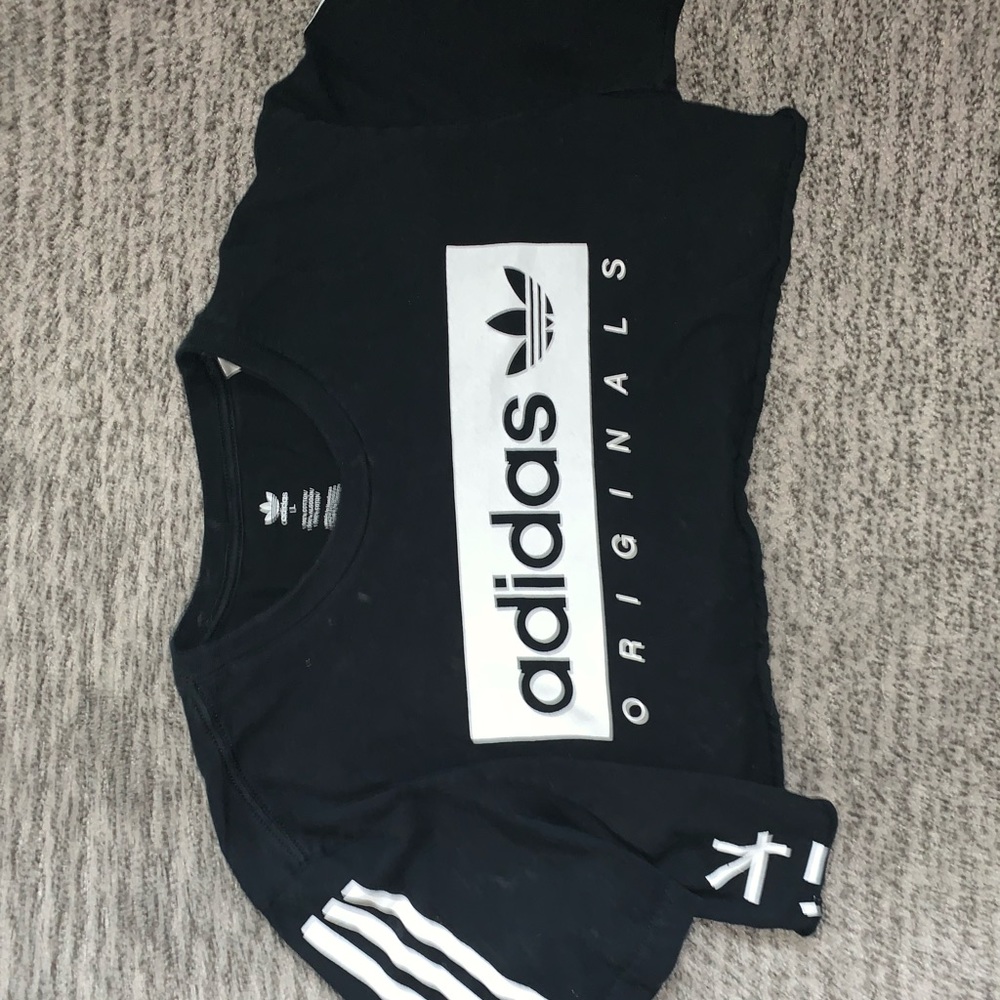 Cropped Adidas Shirt